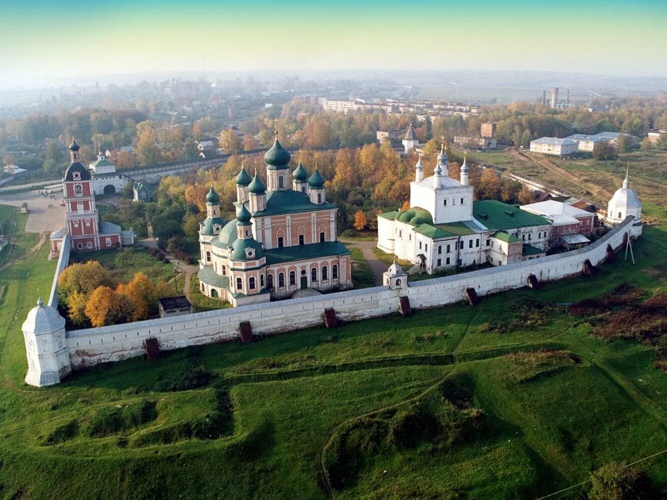 Успенский Горицкий монастырь (Переславль-Залесский). Золотое кольцо Переславль-Залесский Горицкий монастырь. Горицкий Успенский монастырь. Переславль-Залесский Переславский Кремль. Что можно увидеть в россии