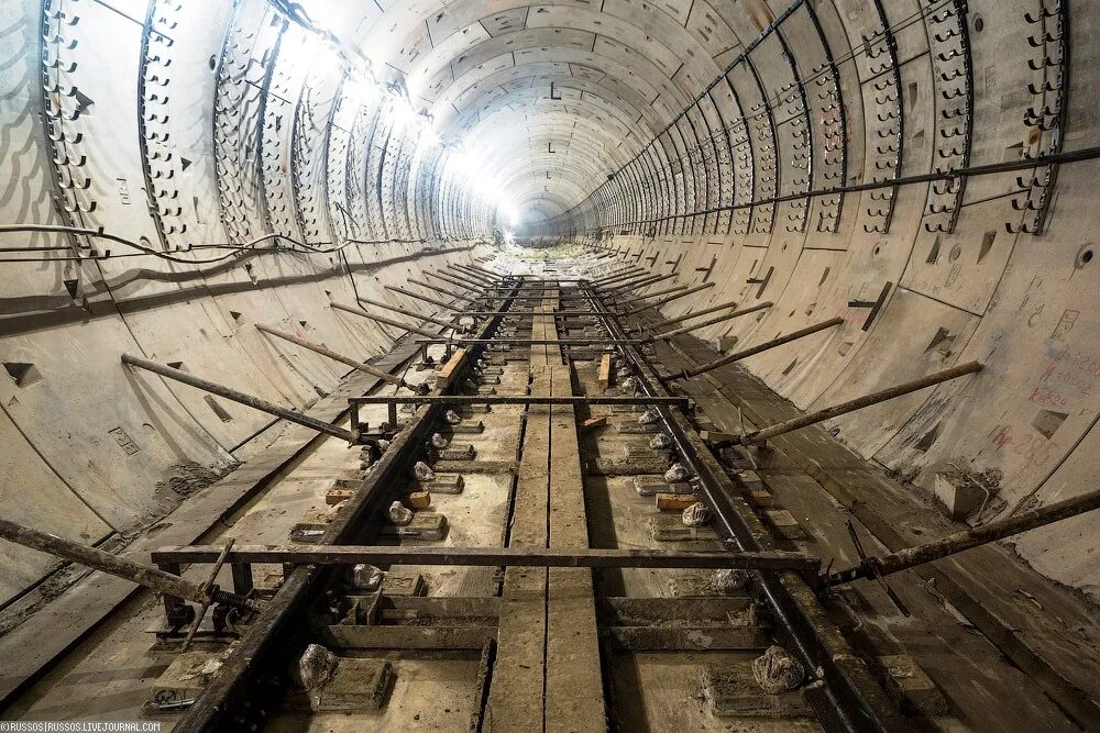 База метрополитена. Шпалы в метро. Техническая станция метро. Шпалы метрополитена. Техническая платформа метро.