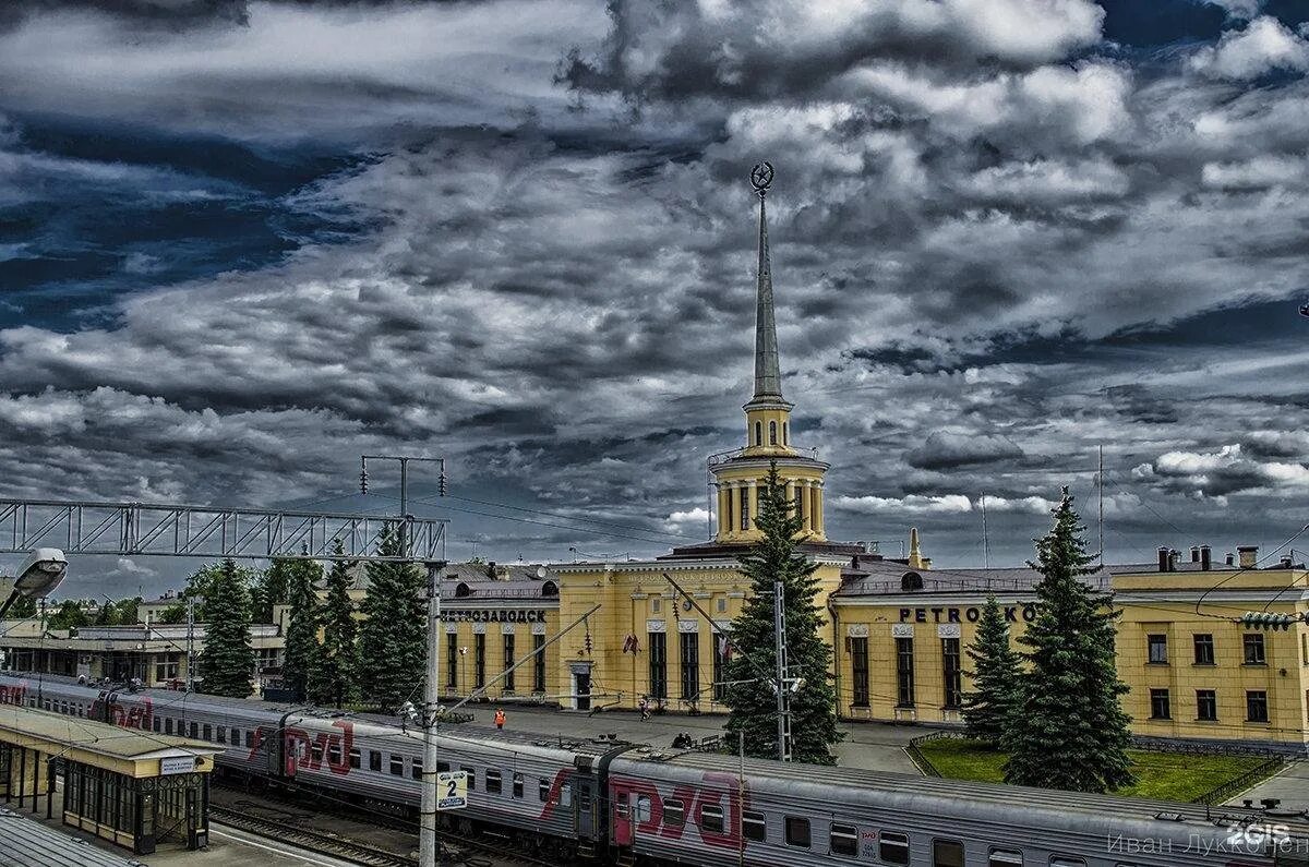 Ржд петрозаводск телефон. Карелия Петрозаводск вокзал. ЖД вокзал Петрозаводск. Железнодорожный вокзал Карелия Петрозаводск. Дж вокзал Петрозаводск.