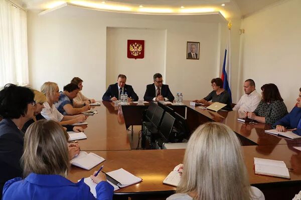 Уфк крым. Федеральное казначейство владикавказ. Директор ргуп крымский филиал. Управление федерального казначейства по г. 30 лет федеральному казначейству.