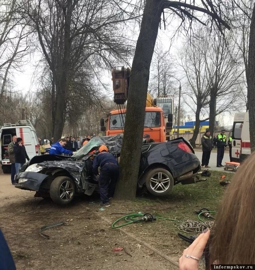 Подслушано великие луки происшествия. Великие Луки ДТП на Гагарина.