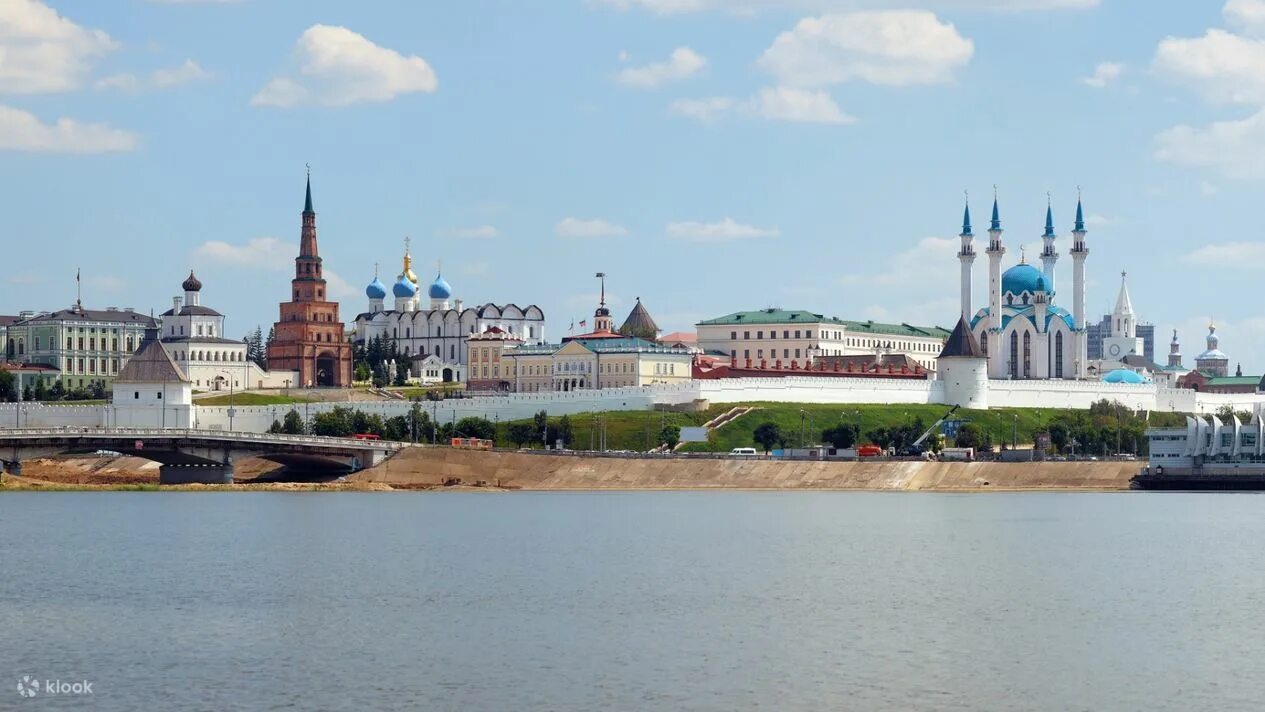 Импортом казань. Казанский кремль казань фото. Акватория казанки казань. Казань панорама. Импортом казань.