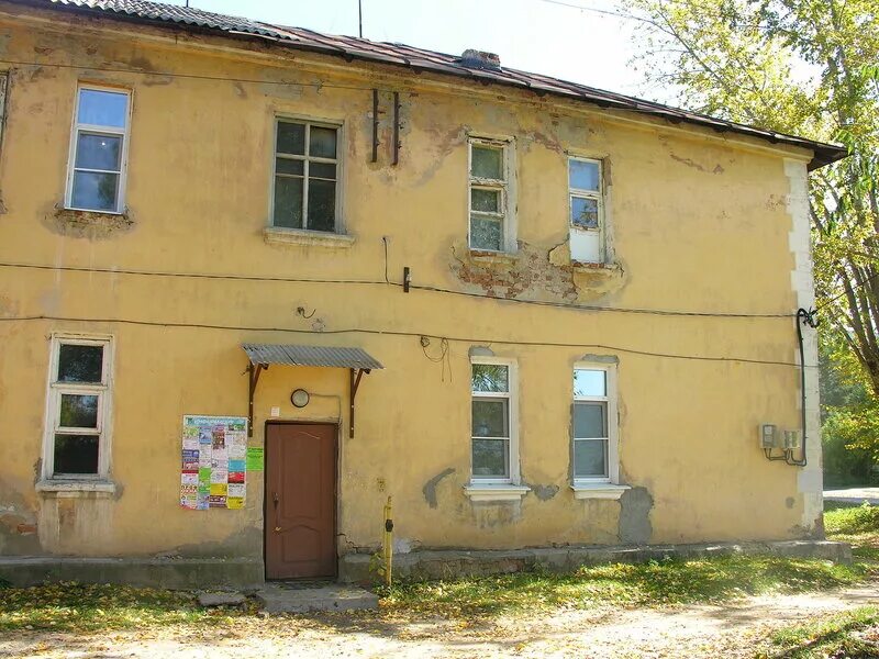 Печора деревянные бараки. Бараков киров. Петра алексеева барак 2014. Архангельск центр города разруха. Горького 17а киров деревянный барак.