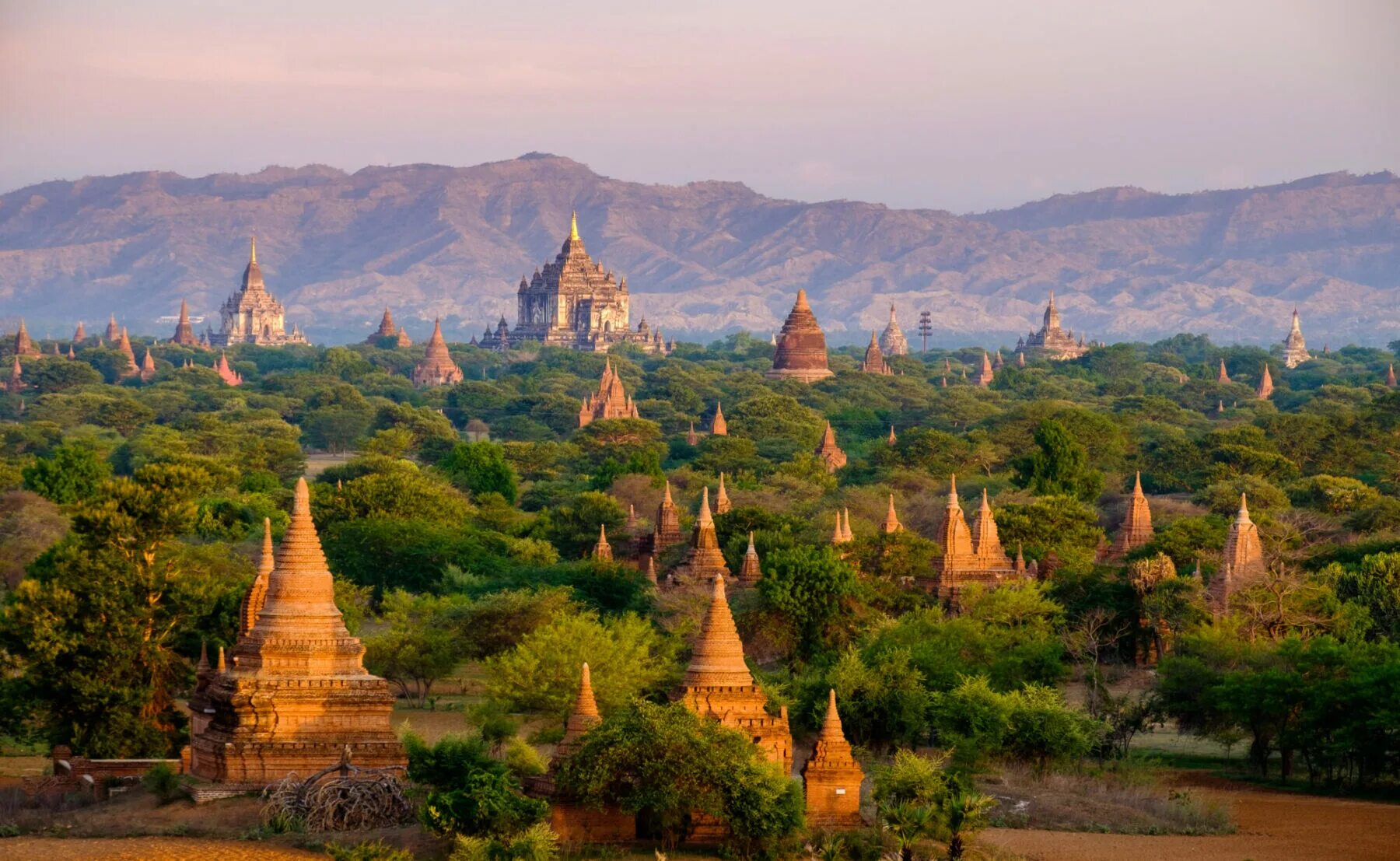 Asia area. Паган (Bagan), Мьянма (Myanmar. Храмы Багана Мьянма. Храмы в Багане (Паган). Древние храмы Багана, Бирма (Мьянма).