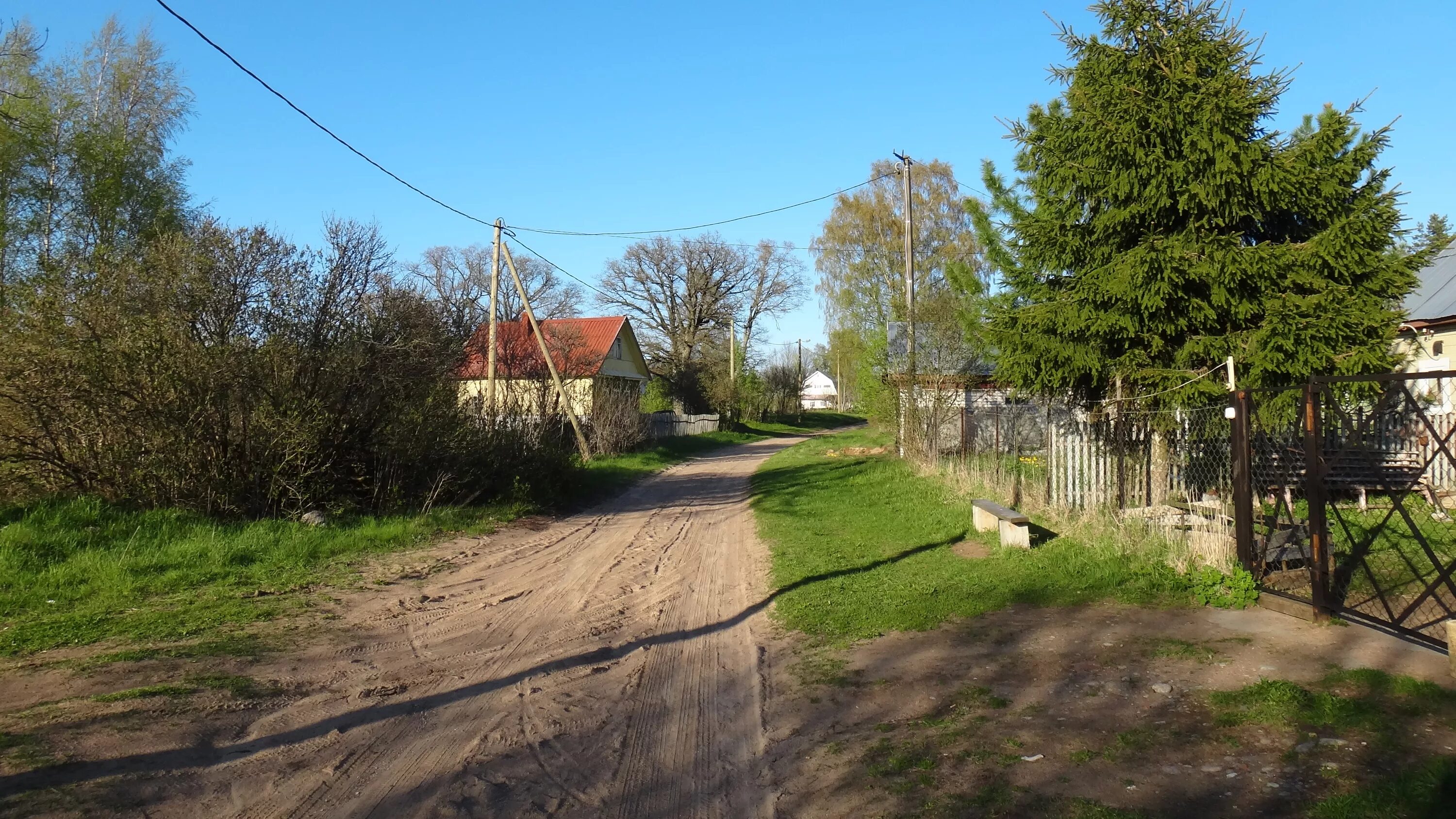 Стремление человека. Перемены в жизни. Стремление вверх. Большое стремление. Человек на вершине горы.