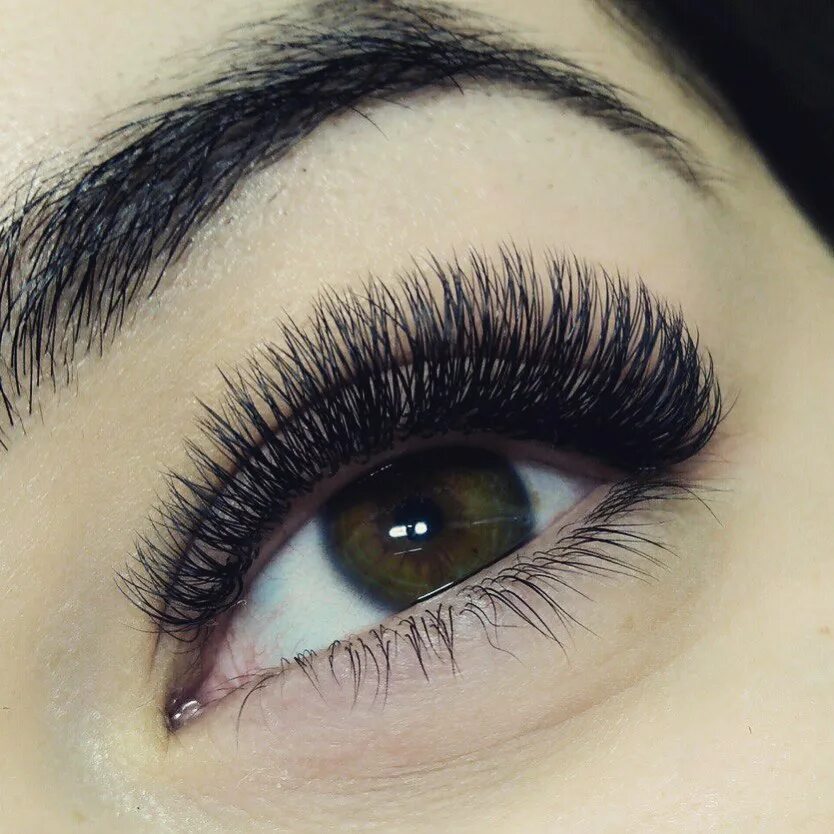 натуральный и кукольный эффект. кукольный и натуральный эффект ресниц. наращивание ресниц 3д изгиб д кукольный. ресницы натуральный эффект. ресницы классика 12мм.