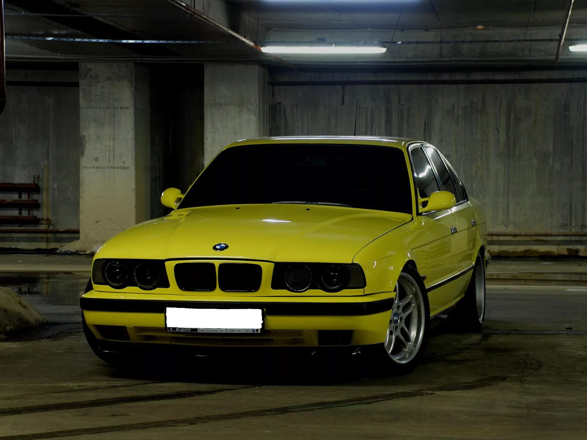 Е34 100. БМВ м5 е34. BMW e34 желтая. БМВ м5 е34 желтая. БМВ е34 м.