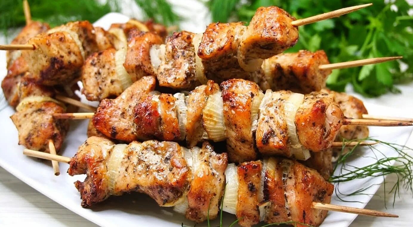 Сколько готовить шашлык из свинины в духовке. Шашлык на шпажках. шашлык из свинины. шашлык из свинины на шпажках. шашлык на шпажках в духовке.