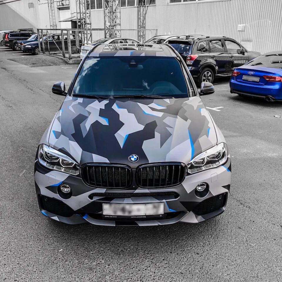 Бмв хаки. BMW f15 хаки. BMW x5 f15 цвет хаки. БМВ х5 камуфляж. БМВ x5 g05 хаки.