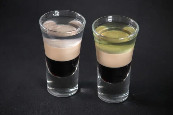 б52 шот. б52 б53. B53 коктейль. б52 и б53 коктейль. шот б 53 состав.