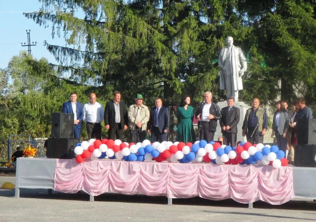 Сосновоборск Пензенская область. Площадь Сосновоборска Пензенской области. Пензенская обл пос Сосновоборск. Администрация рабочего поселка Сосновоборск Пензенской области.