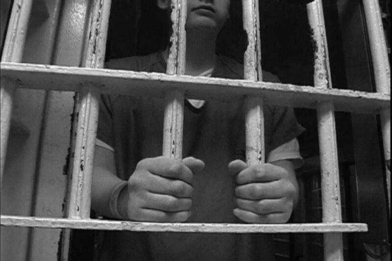 Про малолетнюю тюрьму