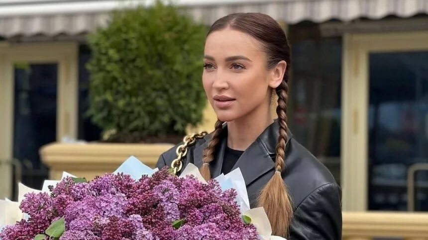 Бузова кукурузова. Российские звёзды. Бузова кукурузова. Оля бузова 2022. Бузова на белом фоне.