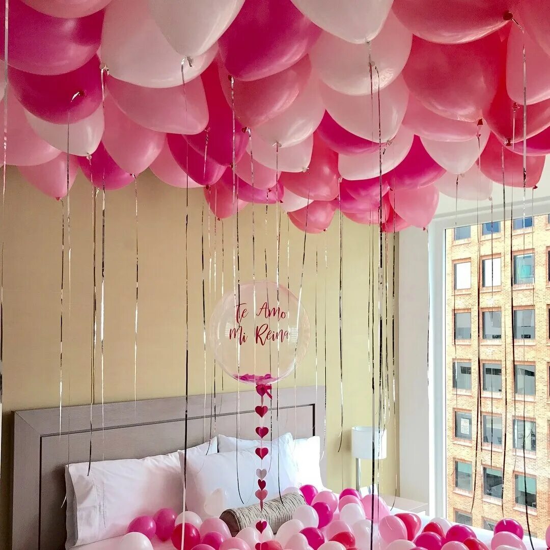 Как украсить шариками день рождения. Украшение шарами. Украшение комнаты воздушными шарами. Украшение комнаты шарами на день рождения. Украсить комнату шариками.