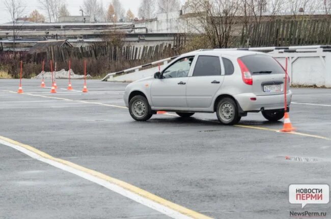 Экзамен в ГИБДД Пермь Краснокамск. Экзамен в автошколе Пермском крае. Автошкола город дорог. Автошкола Пермь ве. Видео сдачи экзамена по вождению