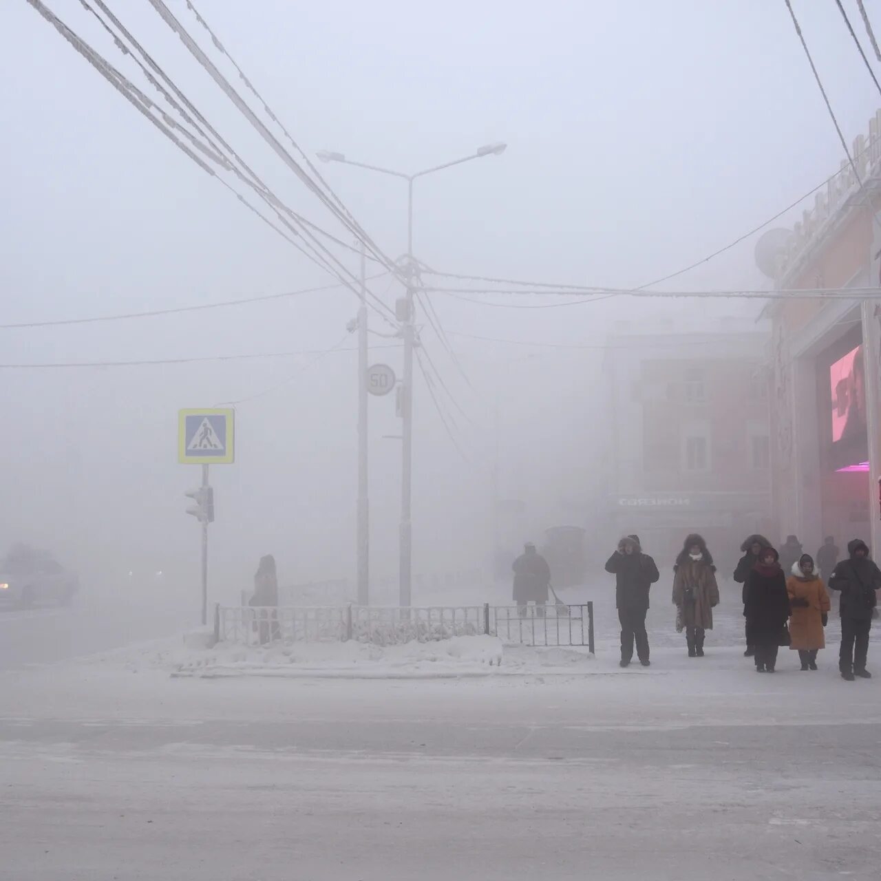 Где мороз 40. Морозы в Якутии. Якутск Мороз. Самая холодная зима. Настоящая зима.