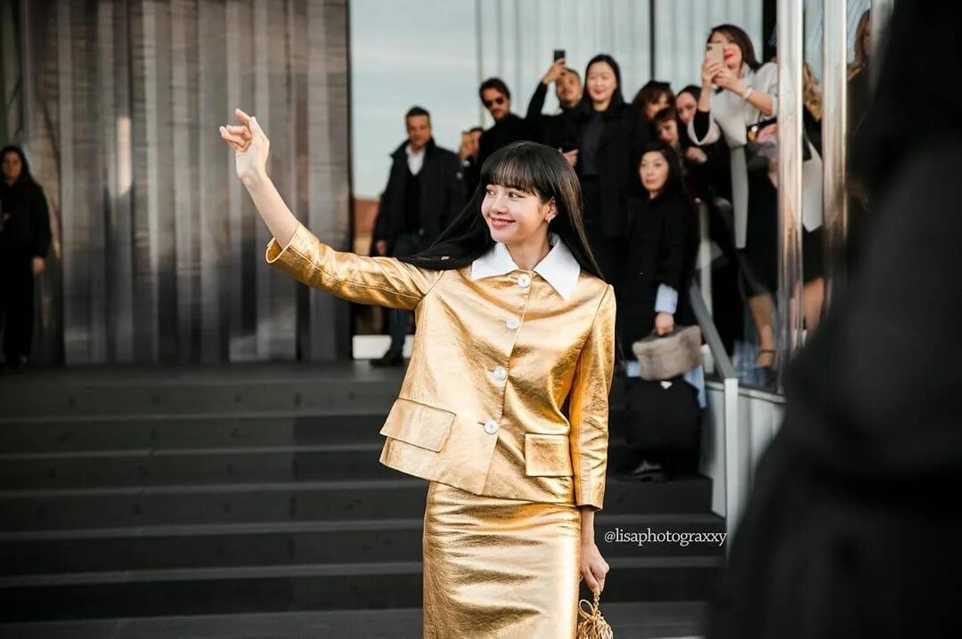 Lisa around the world. Val cortez титиняшка. Lisa stansfield альбом "affection". New year around the world. Ado японская певица.