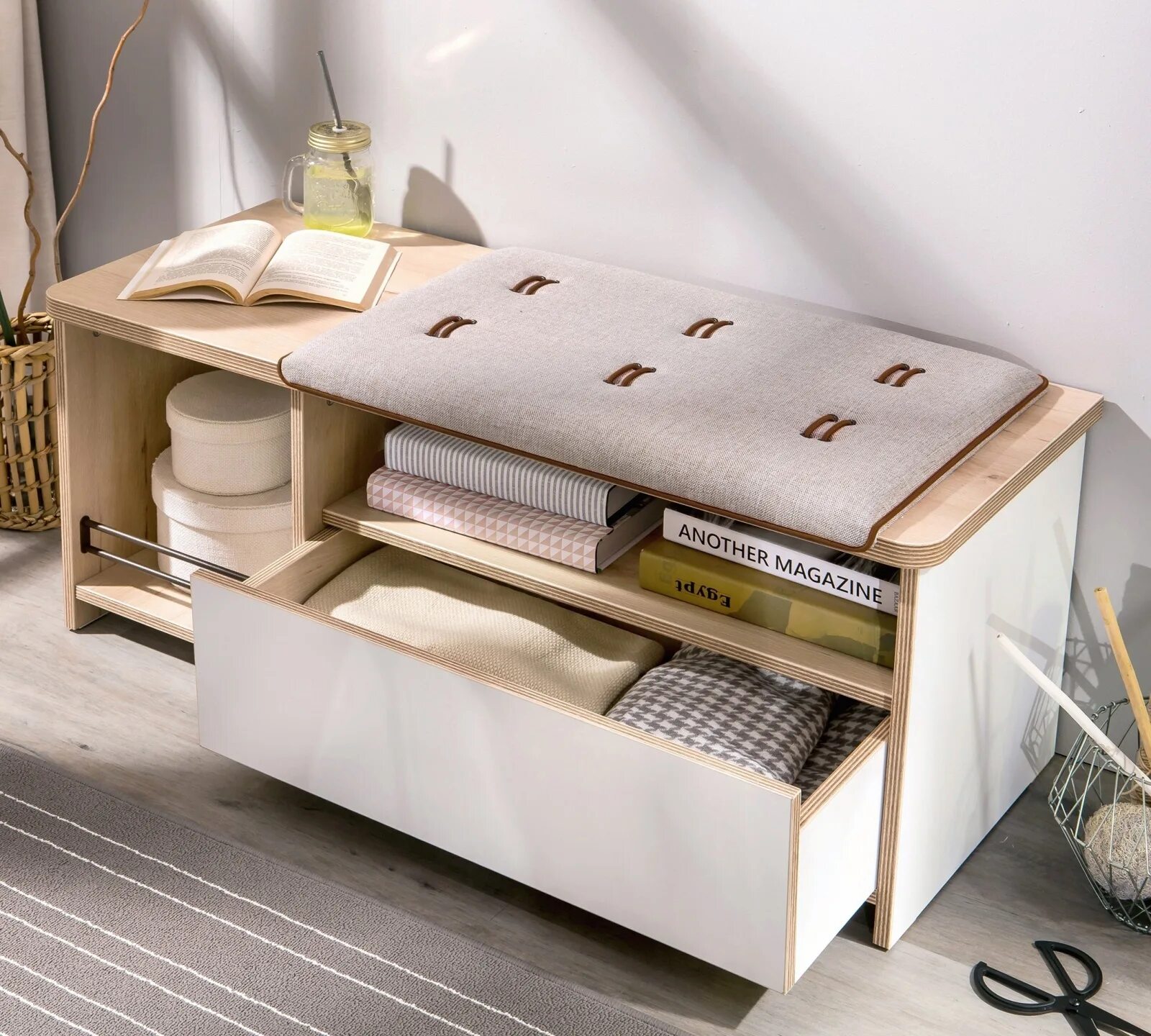 Сижу на тумбочке. 3. Сижу на тумбочке. Подушка сидушка в прихожую. Скамья ва-012.