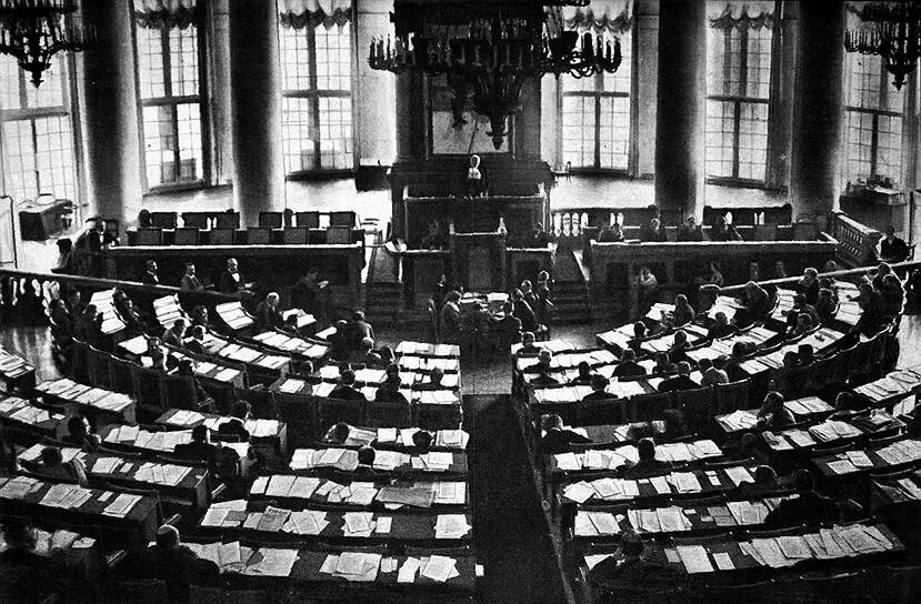 Вторая государственная дума 1905 года. Заседание первой государственной думы 1906. Самые первые правительственные учреждения в которых оказывалось. Открытие госдумы 1906. Самые первые правительственные учреждения в которых оказывалось.