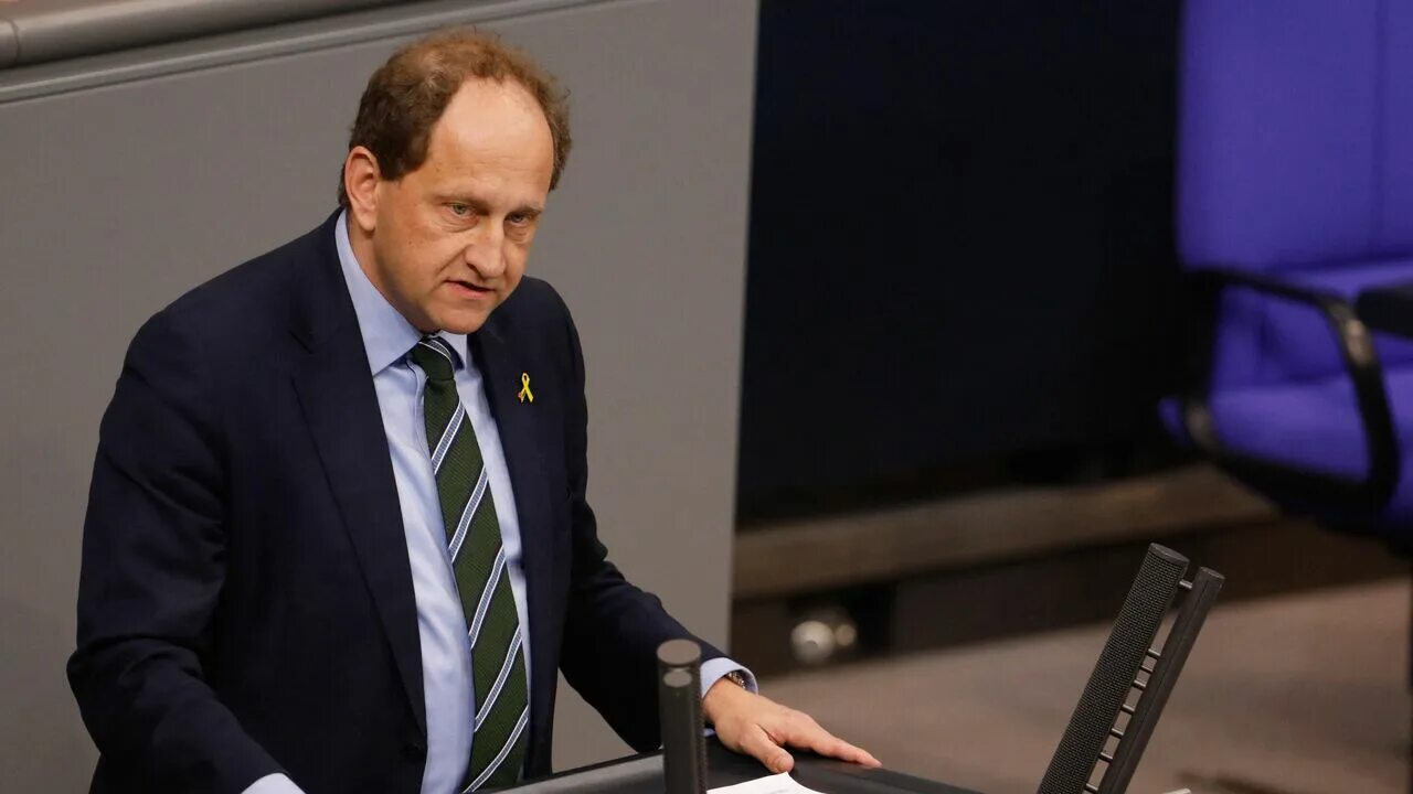 Министр связи максут шадаев. Помощник славин горбачев. Жириновский президент. Горбачев в ставрополе. Будущий политик.