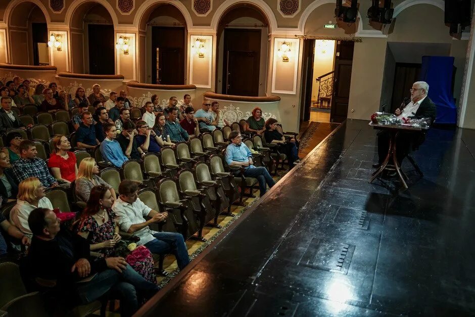 Продам три билета на детский спектакль в Рязани завтра 25.12 в 12:00. Спектакль