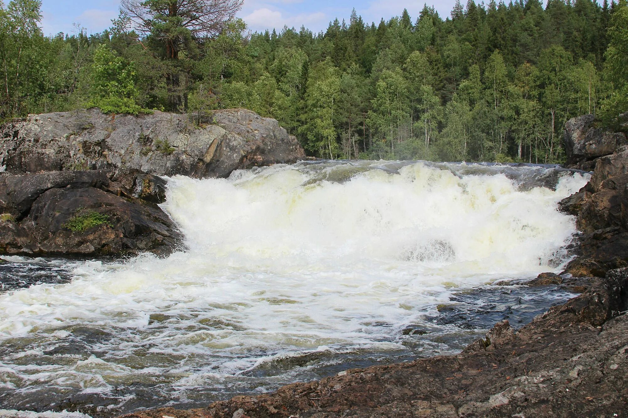 Водопад Киваккакоски в Паанаярви. Водопад Мянтюкоски Карелия. Водопад Киваккакоски в Карелии. Национальный парк Паанаярви водопад Мянтюкоски. Водопад в карелии название