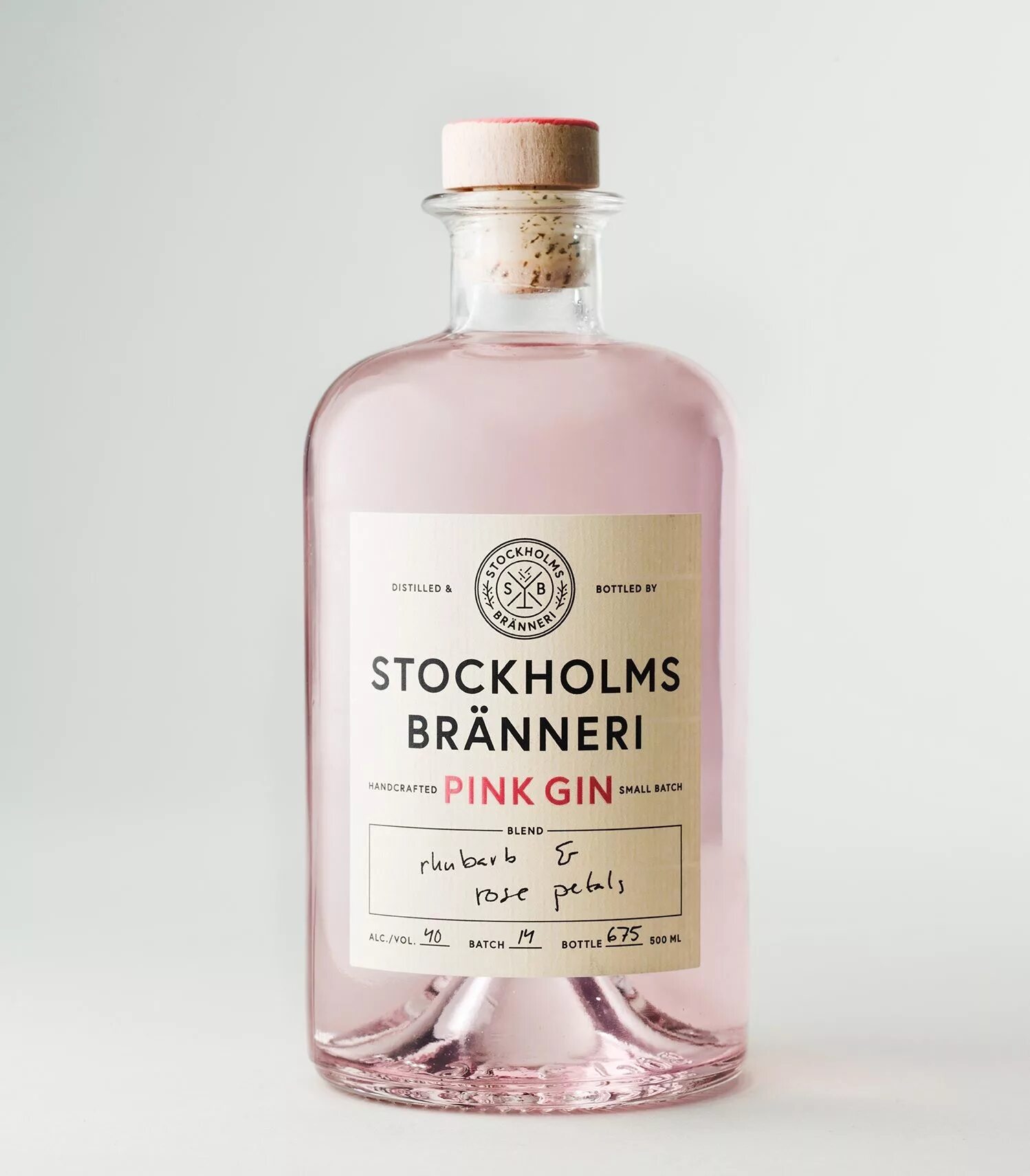 Розовый джин цена. Barrister Джин Pink Gin. Pink Gin алкоголь. Berkshire Pink Gin. Fifty/50/Gin 50cl.