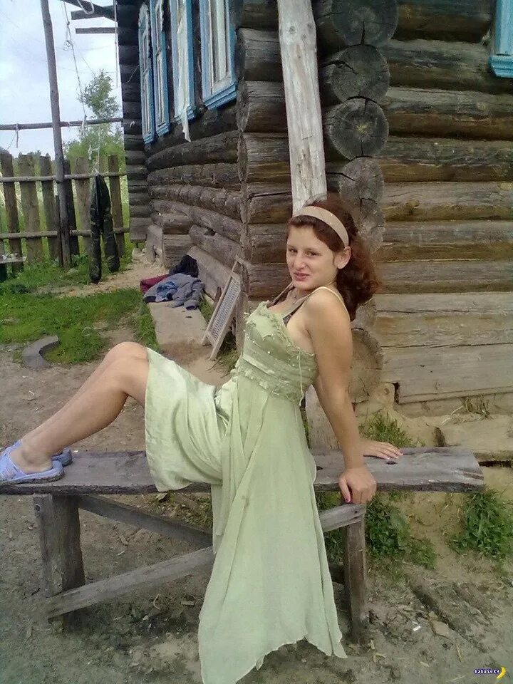 Деревенские девушки фото из соцсетей. Сельские девушки. Сельские девочки подростки. Красивые девочки из соц сетей. Деревенский гламур.