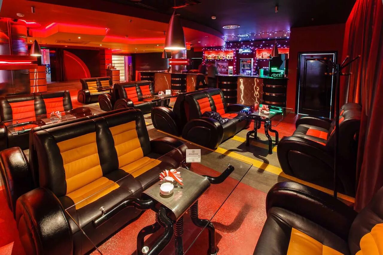 Казань 44. Родина развлекательный центр казань. культурно-развлекательный центр родина на улице баумана. крц родина баумана. боулинг родина казань.