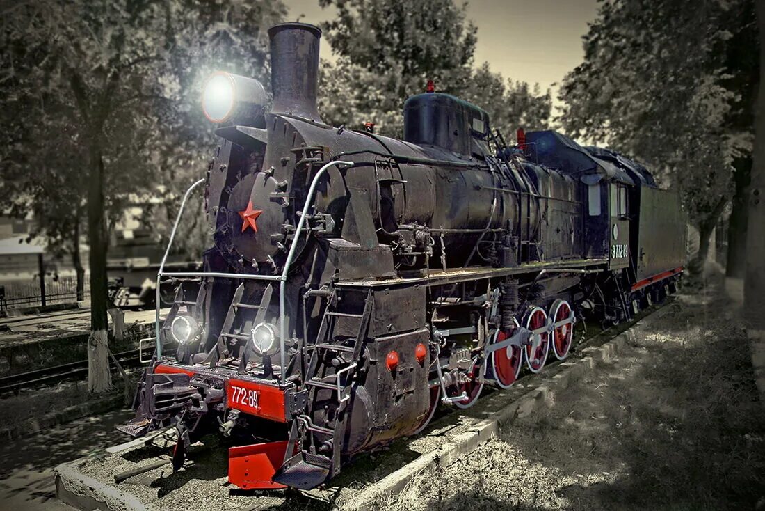 Воркута паровоз памятник. Анцигин паровоз. Памятник паровозу стадион локомотив. Московские паровозы. Переславский железнодорожный музей переславль-залесский.