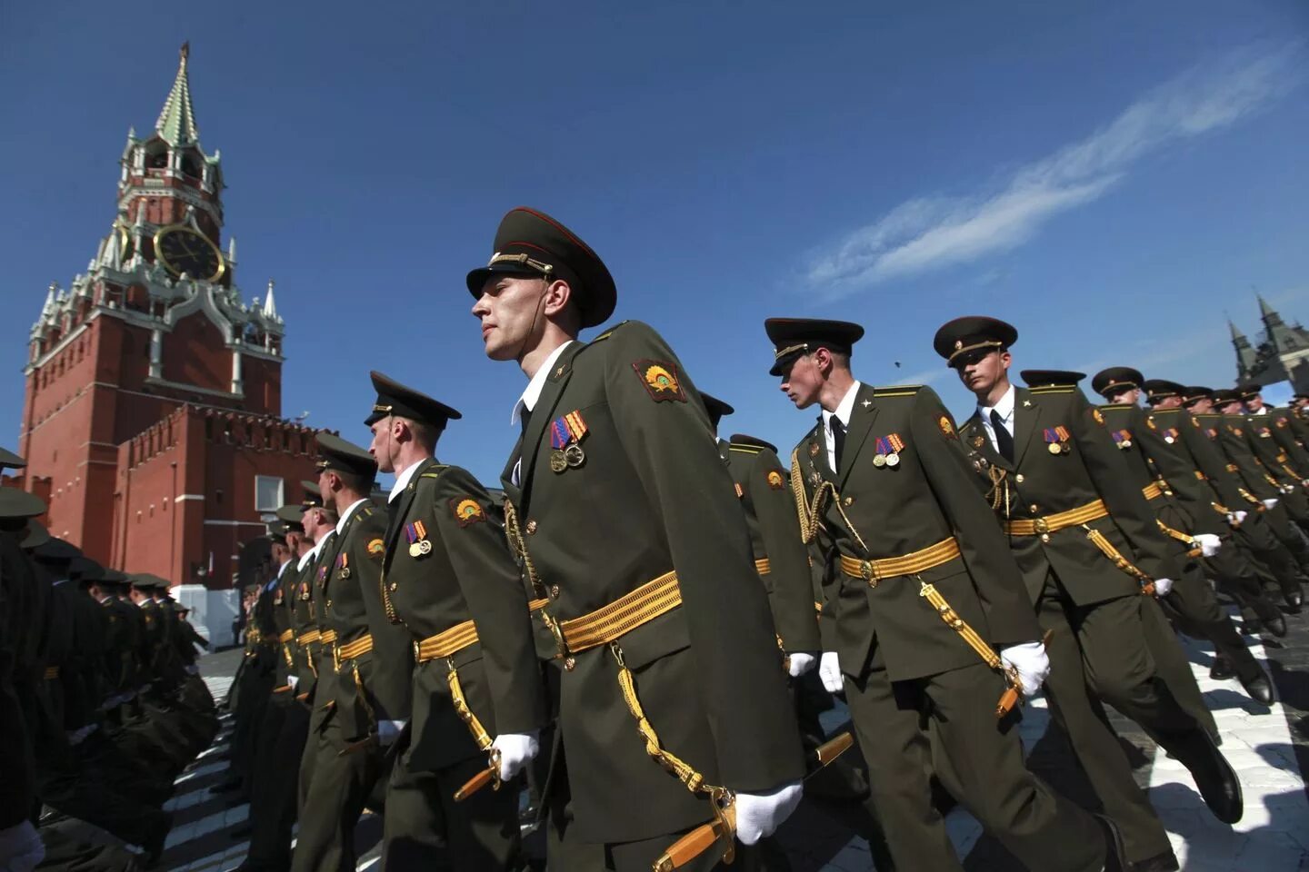 Парад офицеров. Военной Академии РВСН парад Победы. Парадная форма военной Академии имени Петра Великого. Парад Победы в Москве РВСН. Парадная форма офицеров РВСН РФ.