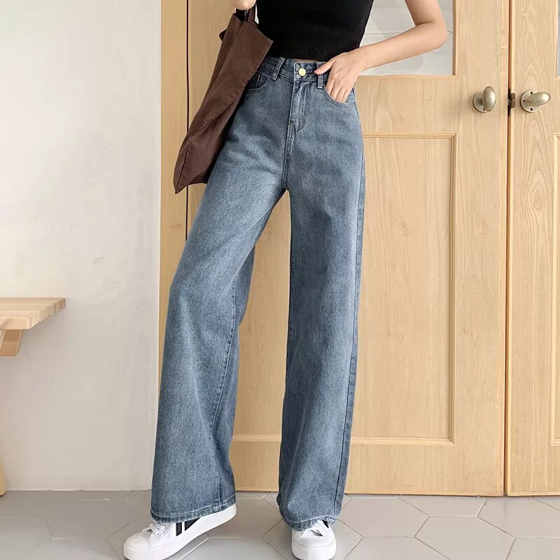 Как называются джинсы широкие от бедра. Wide Leg джинсы Корея 2020. Широкие джинсы. Прямые широкие джинсы. Джинсы клёш женские.