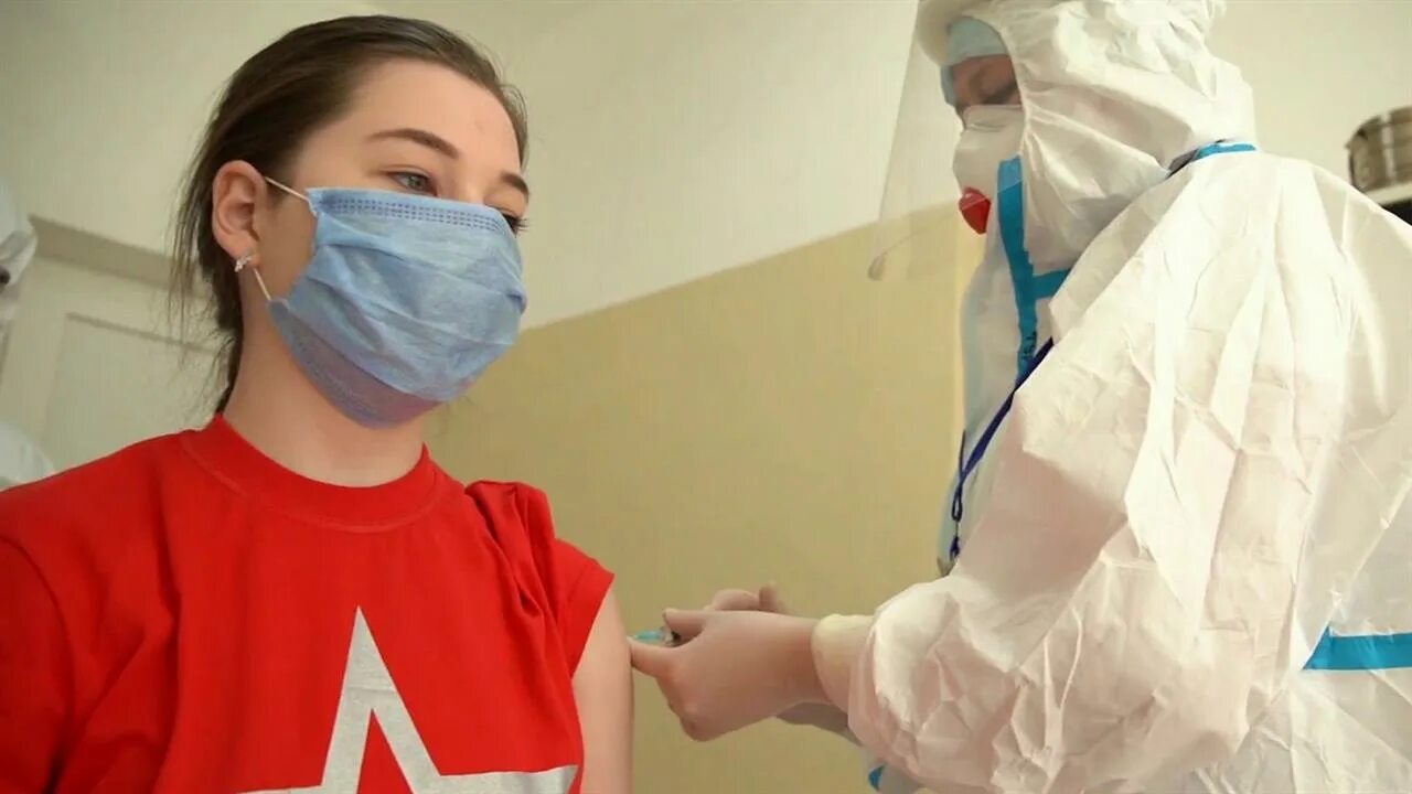 Доброволец испытания вакцины. Доброволец испытания вакцины. Клинические испытания на людях. Доброволец испытания вакцины. Доброволец испытания вакцины.