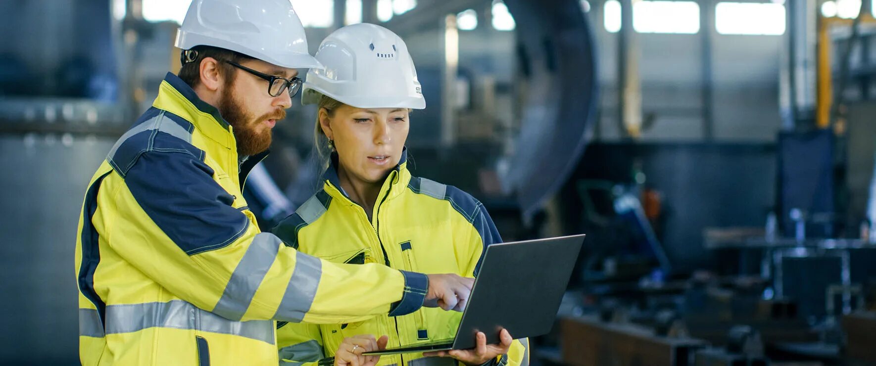 Объявление о режиме работы в нерабочие дни. Режим работы в праздники. Работа на 3 декабря. Объявление о работе магазина в праздничные дни. Режим работы магазина в праздничные дни.