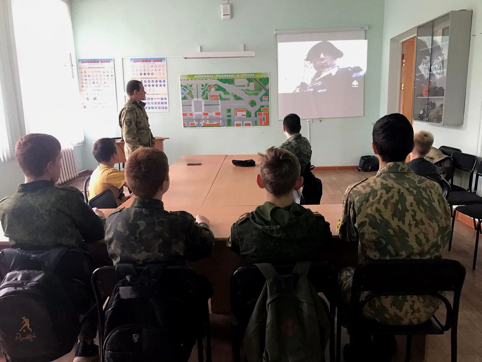 Патриотический урок в школе. Патриотический урок. Урок патриотизма в школе. Служба специального назначения беседа с детьми. Патриот занятие.