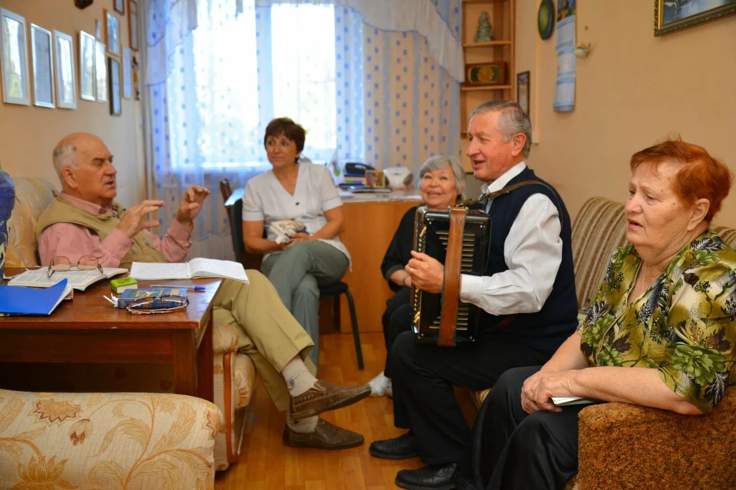 дом социального пребывания. дом для сезонного проживания. интернаты для престарелых и инвалидов в москве. дома для бездомных в британии. дом социального пребывания.