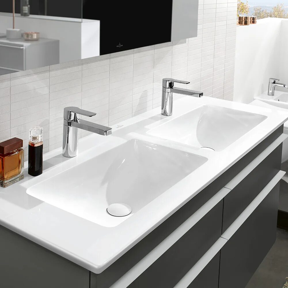 2. Duravit xv4125. Тумба с раковиной ravak classic 130. Раковина 1300. Villeroy boch subway 3.