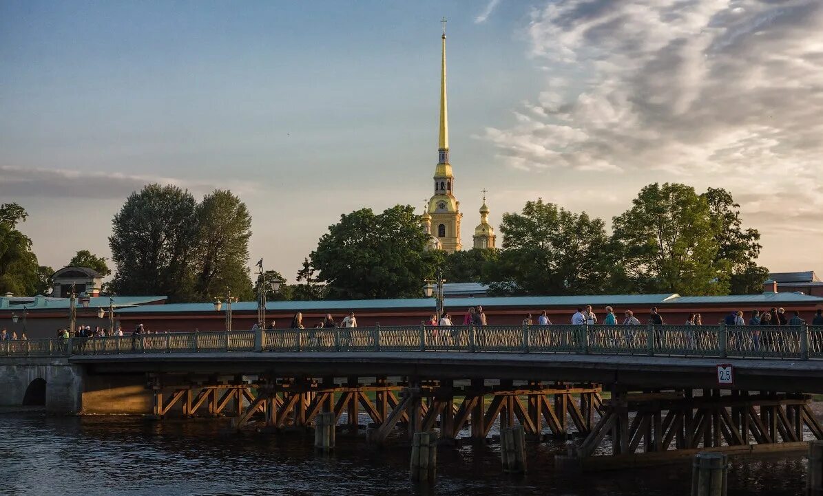 Мост петропавловский питер. Петропавловский мост. Спб мост петропавловка. Мост реки карповки спб. Полицейский мост в санкт-петербурге.