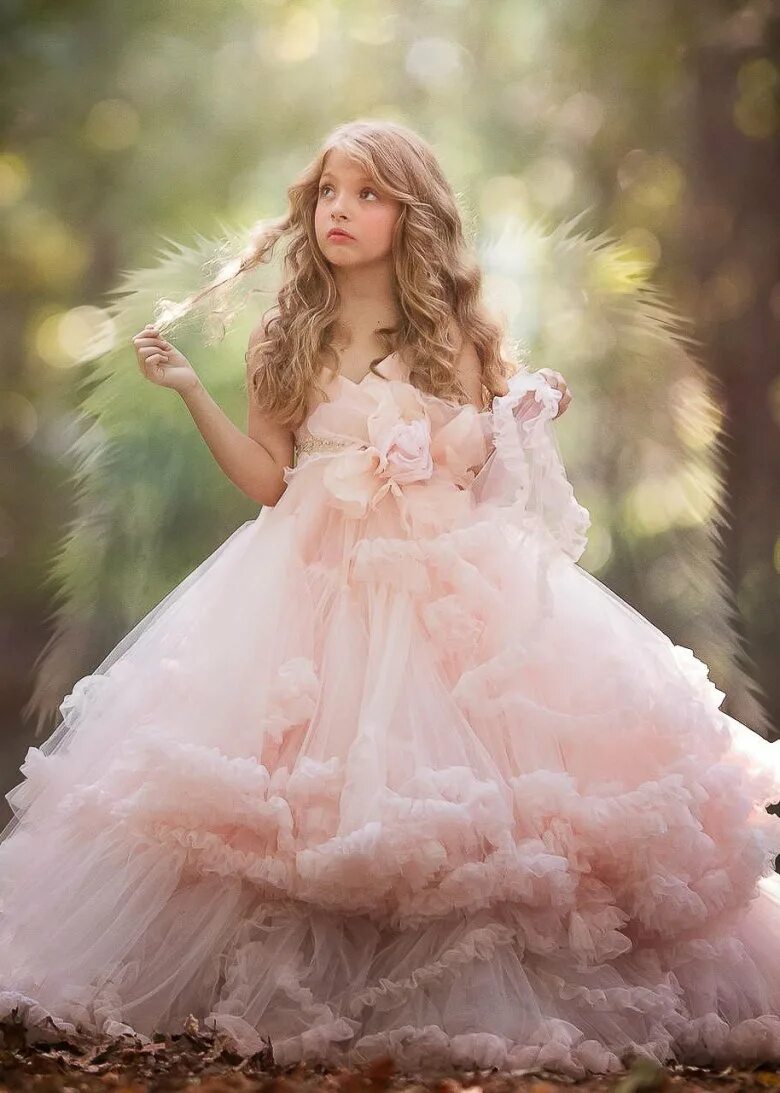Платья для принцессы. Платье для девочки. Маленькие пышные девочки. Красивые платья для девочек. Девочка принцесса.