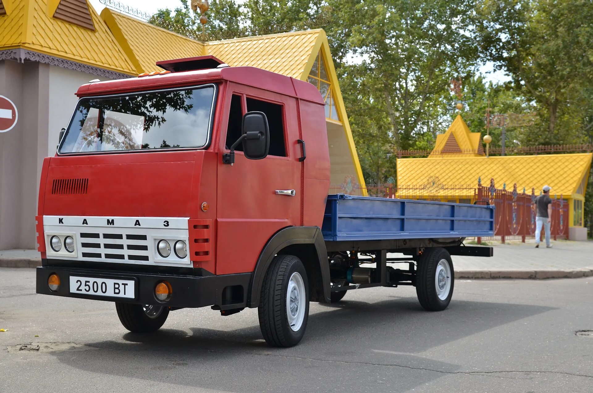 Малотоннажный грузовой камаз 4307. Камаз 4308 5 тонн. Камаз 4308. Камаз 5325 фургон. Новые мини камазы.