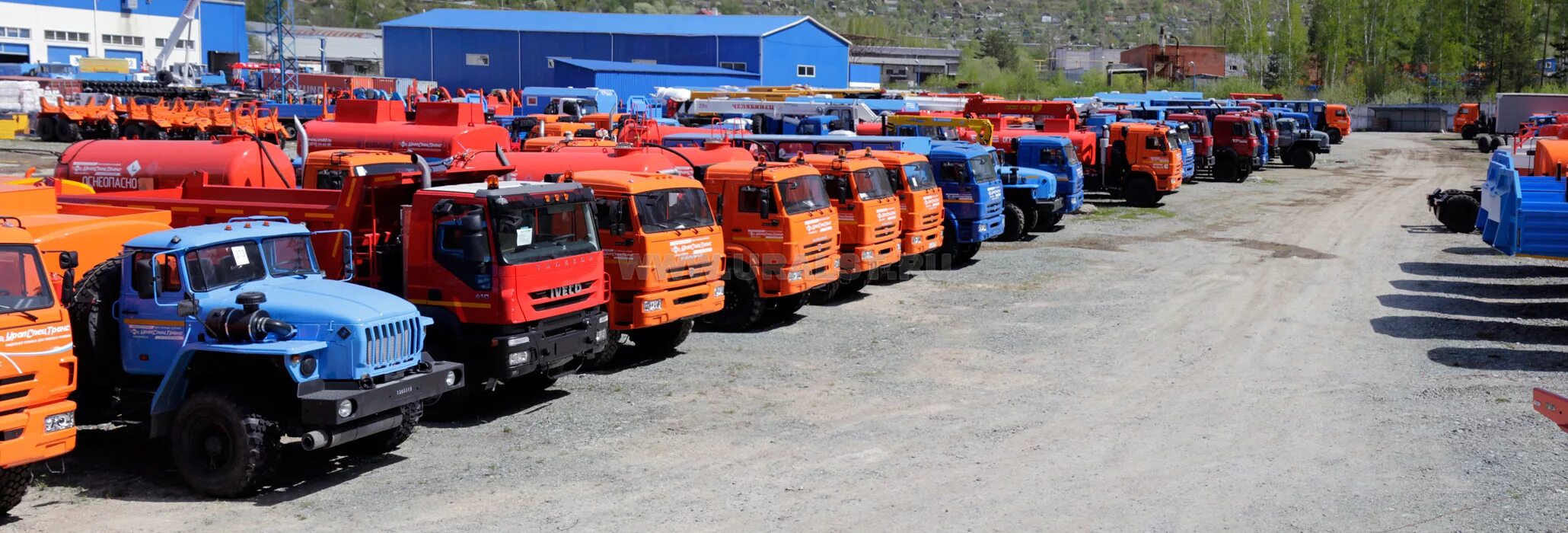 Урал 375 тмс 65. Транспорт и спецтехника. Дорожная техника. Щебень самосвал вольво. Экскаватор бульдозер погрузчик.