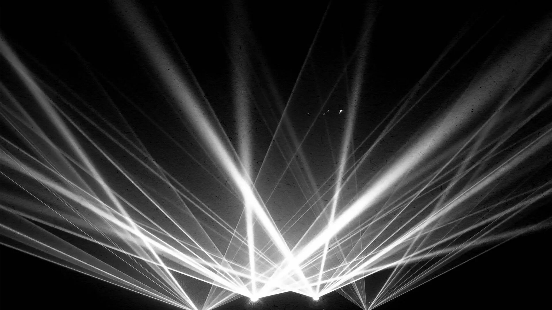 White light. Лучи на черном фоне. Световые лучи для фотошопа. В Луче света. Лучи света на черном фоне.