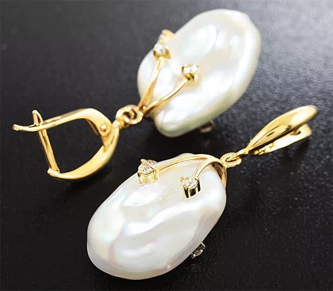 Серьги chloe с барочным жемчугом. Золотые серьги с жемчугом барокко. Серьги селин барочный жемчуг. Серьги celine с жемчугом. Серьги с барочным жемчугом в серебре.