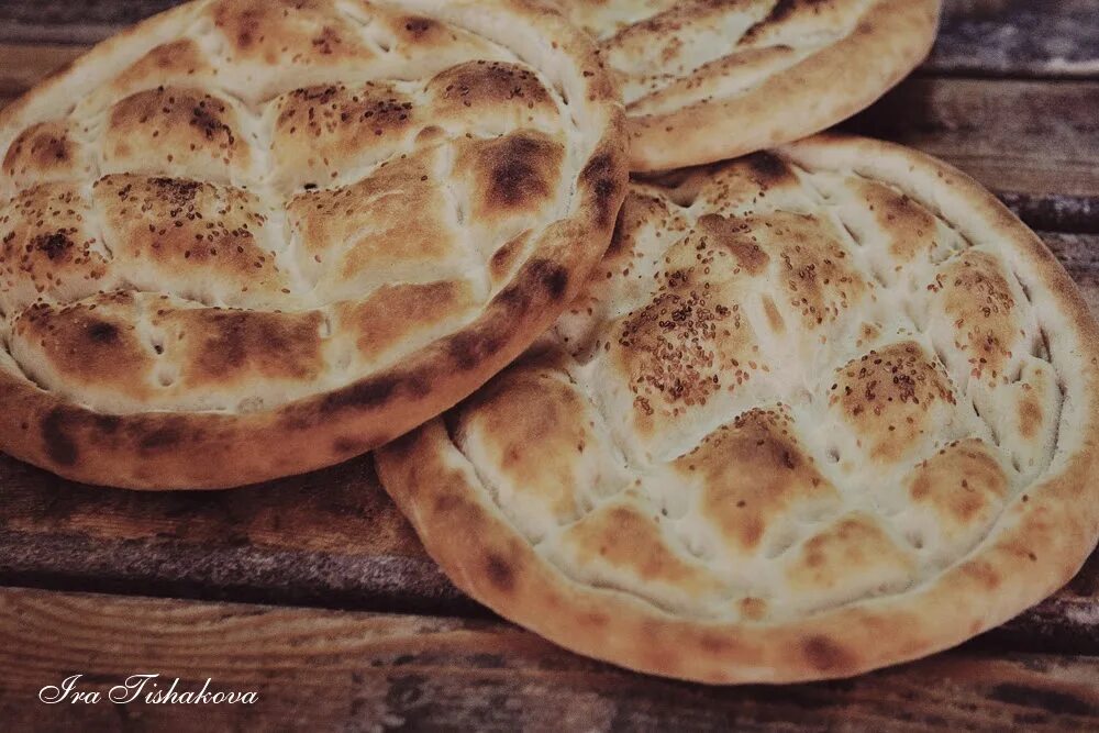 Турецкий хлеб рецепты. Turkey Bread Top. Дай ка мне пряную лепешку. Balloon Bread Turkish. Пряная лепешка