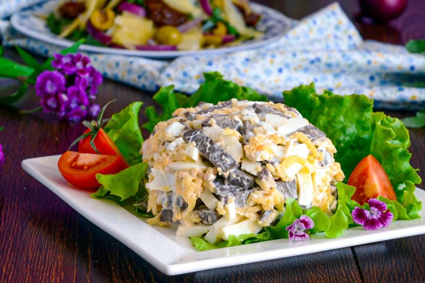 Салат с печенью солеными огурцами и морковью. Салат с печенью солеными огурцами и морковью