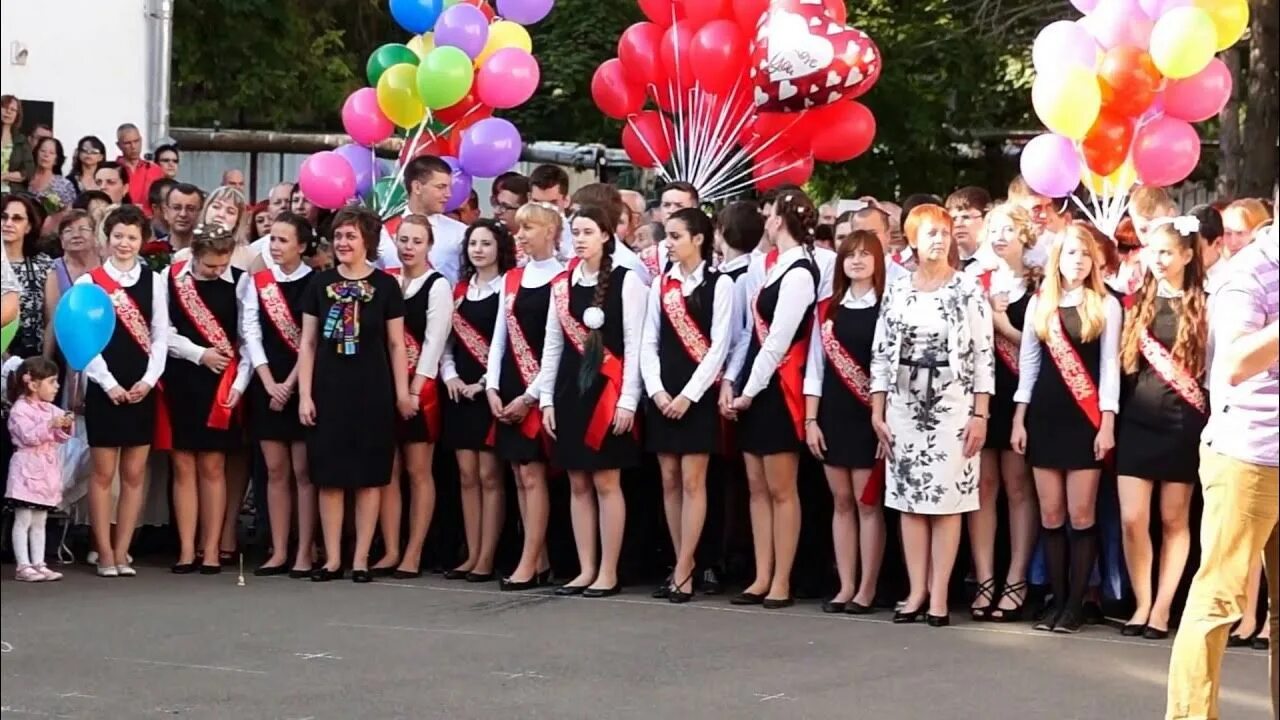 Класс 69. 40 человек в классе фото. Математика 4 класс 1 часть страница 69 номер 4. Математика 4 класс 1 часть учебник стр 69 задача 5. Математика 4 класс 1 часть учебник стр 69 задача 5.