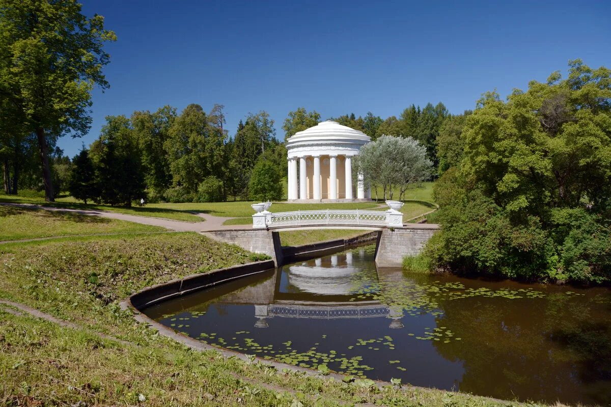 Павловск Екатерининский парк. Павловский парк в Гатчине. Павловский парк . Павильон "храм дружбы". Александровский парк Павловск. Павловск 1 мая