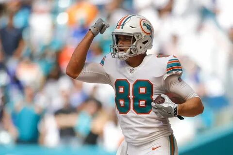 Mike Gesicki Receives Franchise Tag From Dolphins Def Pen