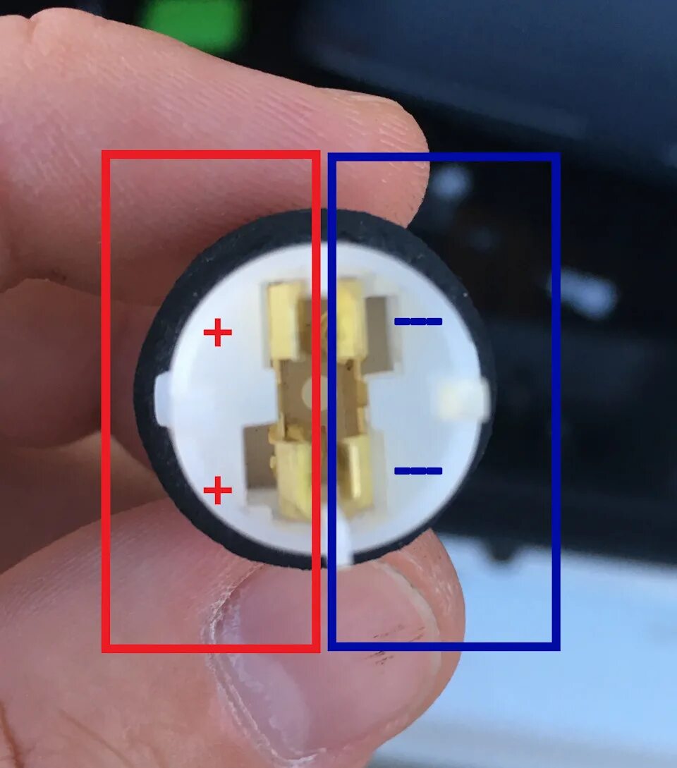Штекер лампочки подсветки номера Опель. Полярность штекера лампочки h 11. Патрон подсветки номера Калина. Разъем для лампочки p27/7w dodge.
