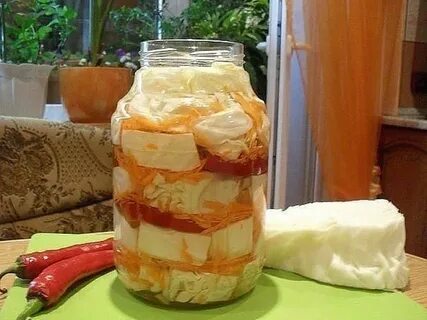 Капуста маринованная кусочками с морковью